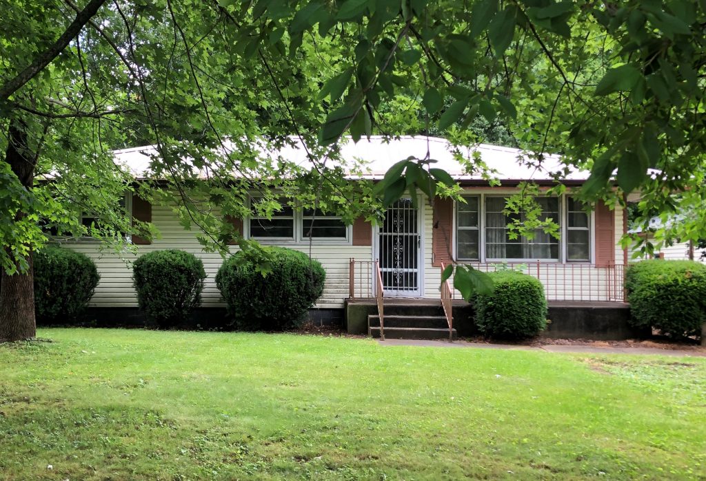 SOLD! 315 Eugene Ave Cayuga, Indiana 47928 Greg Clingan Auctions